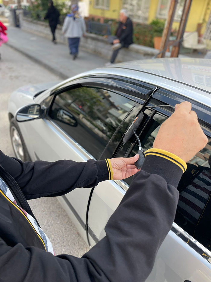 Harmandalı Oto Kilitçisi